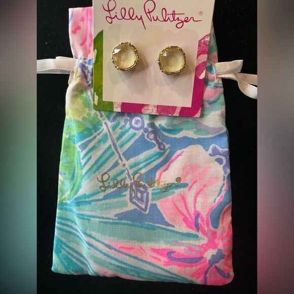 NWT Lilly Pulitzer Stud Earrings -Resort White - Picture 1 of 6